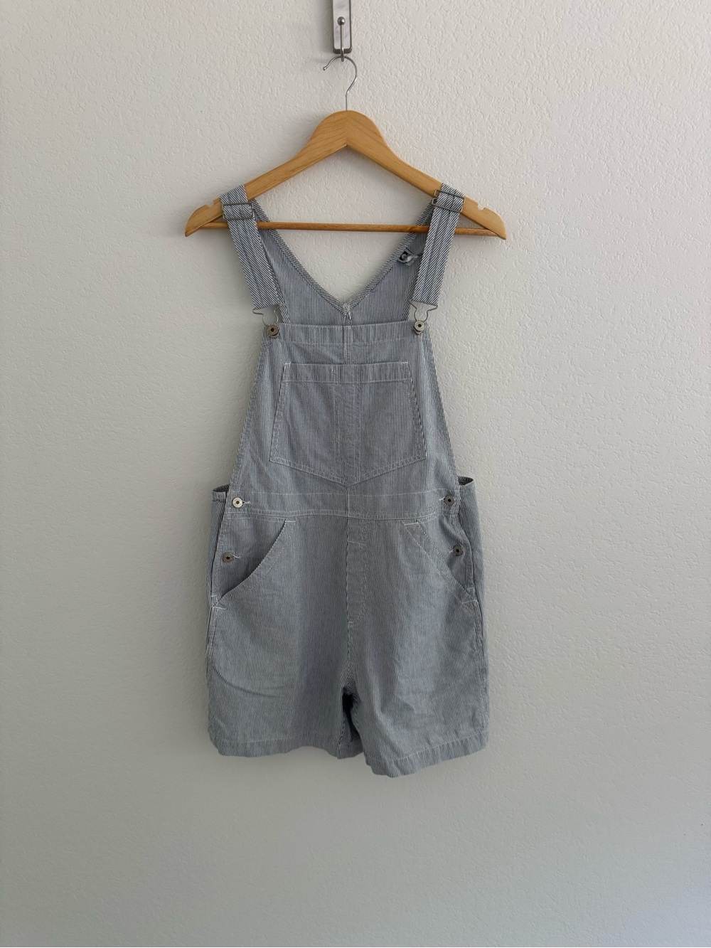 Size M Cotton Light Blue and White Striped Shorts Overalls